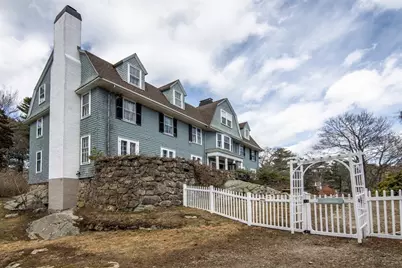 852 Hale St, Beverly, MA 01915 - Photo 2