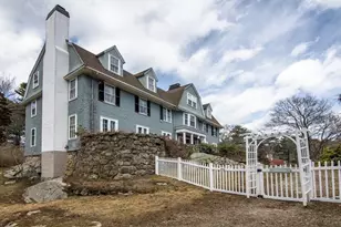 852 Hale St, Beverly, MA 01915 - Photo 2