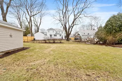 17 Carisbrooke St, Andover, MA 01810 - Photo 28