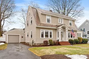 17 Carisbrooke St, Andover, MA 01810 - Photo 1