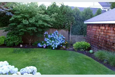 16 Pickwick Road, Marblehead, MA 01945 - Photo 28