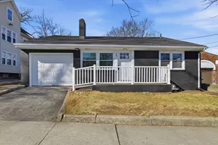 34 Elsie St, Springfield, MA 01109 - Photo 1