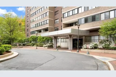 2 Hawthorne Pl. #4J, Boston, MA 02114 - Photo 1