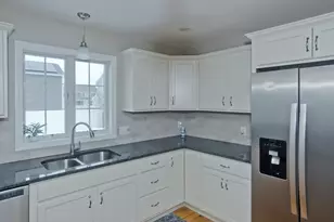 239 Gresham St, Springfield, MA 01119 - Photo 10