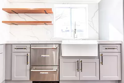 79 Huron Cir, Boston, MA 02124 - Photo 8