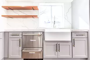 79 Huron Cir, Boston, MA 02124 - Photo 8