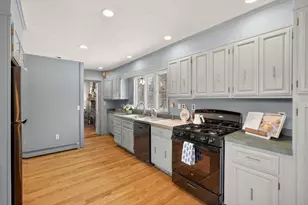 102 Nashawena St, Falmouth, MA 02540 - Photo 18