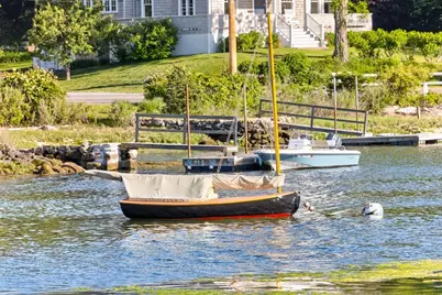 102 Nashawena St, Falmouth, MA 02540 - Photo 8
