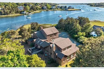 102 Nashawena St, Falmouth, MA 02540 - Photo 2
