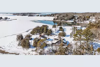 102 Nashawena St, Falmouth, MA 02540 - Photo 4