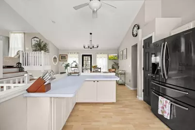 12 Marshall Dr, Plymouth, MA 02360 - Photo 6