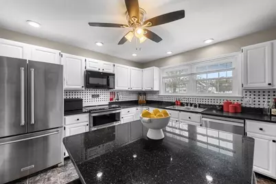 2 Lions Ln #2, Salem, MA 01970 - Photo 8