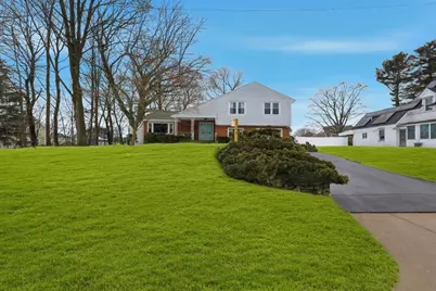 14 Emmons St, Milford, MA 01757 - Photo 2