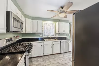 23 Brenan St, Holyoke, MA 01040 - Photo 10