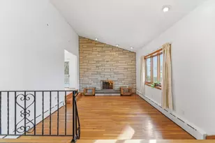 7 Carol St, Stoneham, MA 02180 - Photo 2