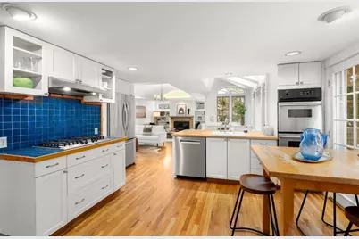 401 Clinton Road, Brookline, MA 02445 - Photo 8