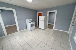 22 Knowlton St, Gardner, MA 01440 - Photo 1