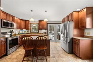 47 Caroline Dr, Taunton, MA 02780 - Photo 8