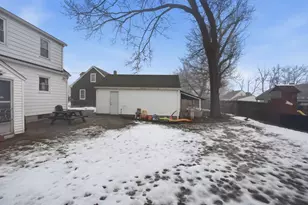 105 Lachine St, Chicopee, MA 01020 - Photo 4