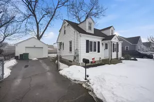105 Lachine St, Chicopee, MA 01020 - Photo 2