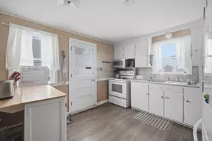 105 Lachine St, Chicopee, MA 01020 - Photo 6