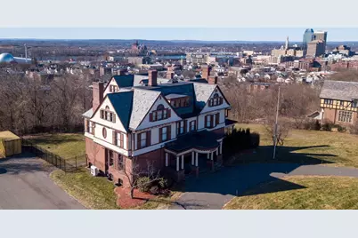 270 Maple St, Springfield, MA 01105 - Photo 2