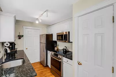 60-62 Milk St #2, Newburyport, MA 01950 - Photo 8