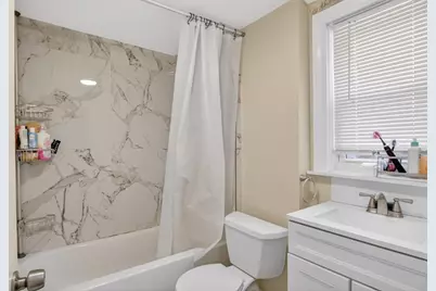 10 W Elm Ave, Quincy, MA 02170 - Photo 16