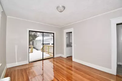 34 Castle Street, Springfield, MA 01118 - Photo 10