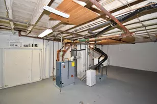 34 Castle St, Springfield, MA 01118 - Photo 36