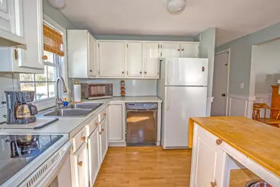 88 Senator St, Springfield, MA 01129 - Photo 4