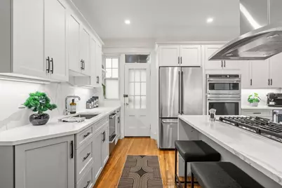 37 Englewood Ave #3, Brookline, MA 02445 - Photo 6