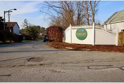 2200 Skyline Dr #6, Lowell, MA 01854 - Photo 10