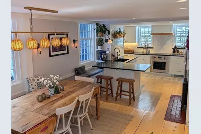 15 Washington St, Marblehead, MA 01945 - Photo 2