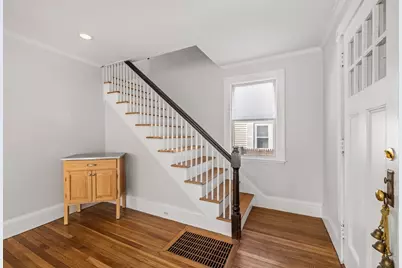 34 Lafayette St, Marblehead, MA 01945 - Photo 2