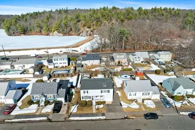 43 W Sigourney St, Lynn, MA 01905 - Photo 2