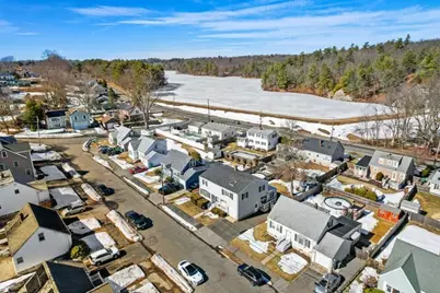 43 W Sigourney St, Lynn, MA 01905 - Photo 4