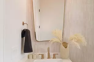 712 Watertown St, Newton, MA 02460 - Photo 20