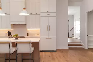 712 Watertown St, Newton, MA 02460 - Photo 14