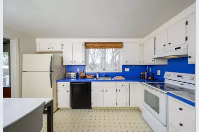 40 Dean Rd, Milton, MA 02186 - Photo 8