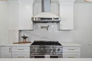 132 Dover St, Medford, MA 02155 - Photo 18