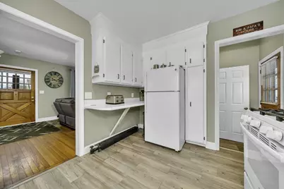 6 Grant St, Danvers, MA 01923 - Photo 6