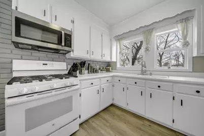 6 Grant St, Danvers, MA 01923 - Photo 8