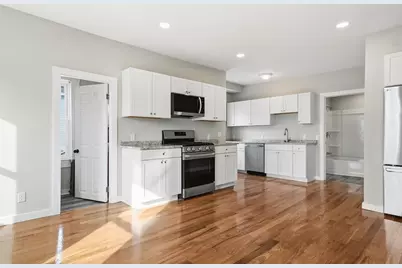 116 Coburn #116, Lowell, MA 01850 - Photo 2