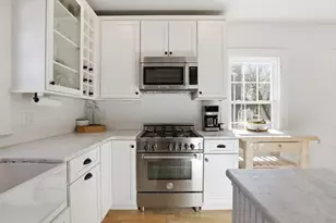 6 Atkinson St, Newburyport, MA 01950 - Photo 4