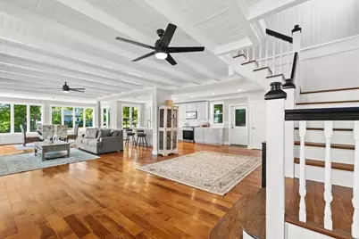 1366 Gardners Neck Rd, Swansea, MA 02777 - Photo 16