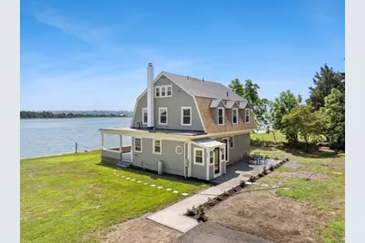 1366 Gardners Neck Rd, Swansea, MA 02777 - Photo 4