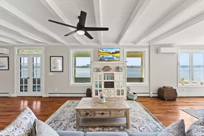 1366 Gardners Neck Rd, Swansea, MA 02777 - Photo 10