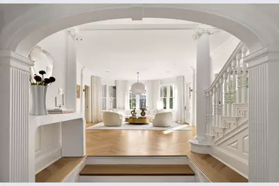 15 Farlow Rd, Newton, MA 02458 - Photo 2