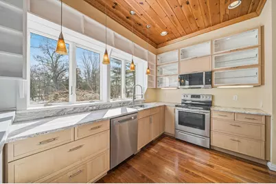 84 Winthrop St, Medway, MA 02053 - Photo 4